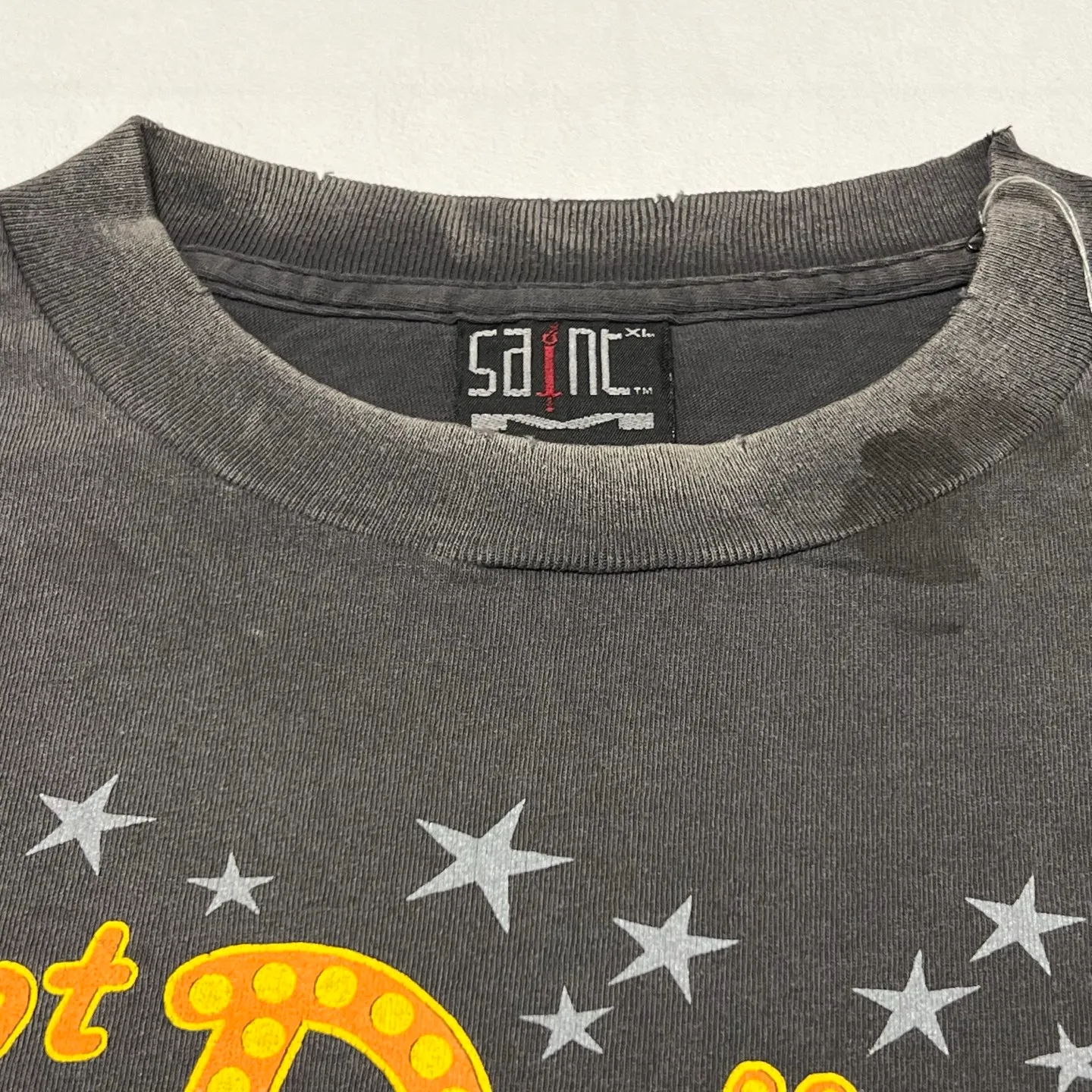 SAINT Mxxxxxx DELICATE BULLSHIT SS TEE/BLK Star Neon Slogan Printed TEE Washed Black S-XL New Vintage Washed and Distressed Ceiling! Loyal to the original version. Main mark and wash mark are matched. Tube-woven fabric without side seams. Non-open width version. Authentic level printing restoration proofing. Top purchasing agent level.